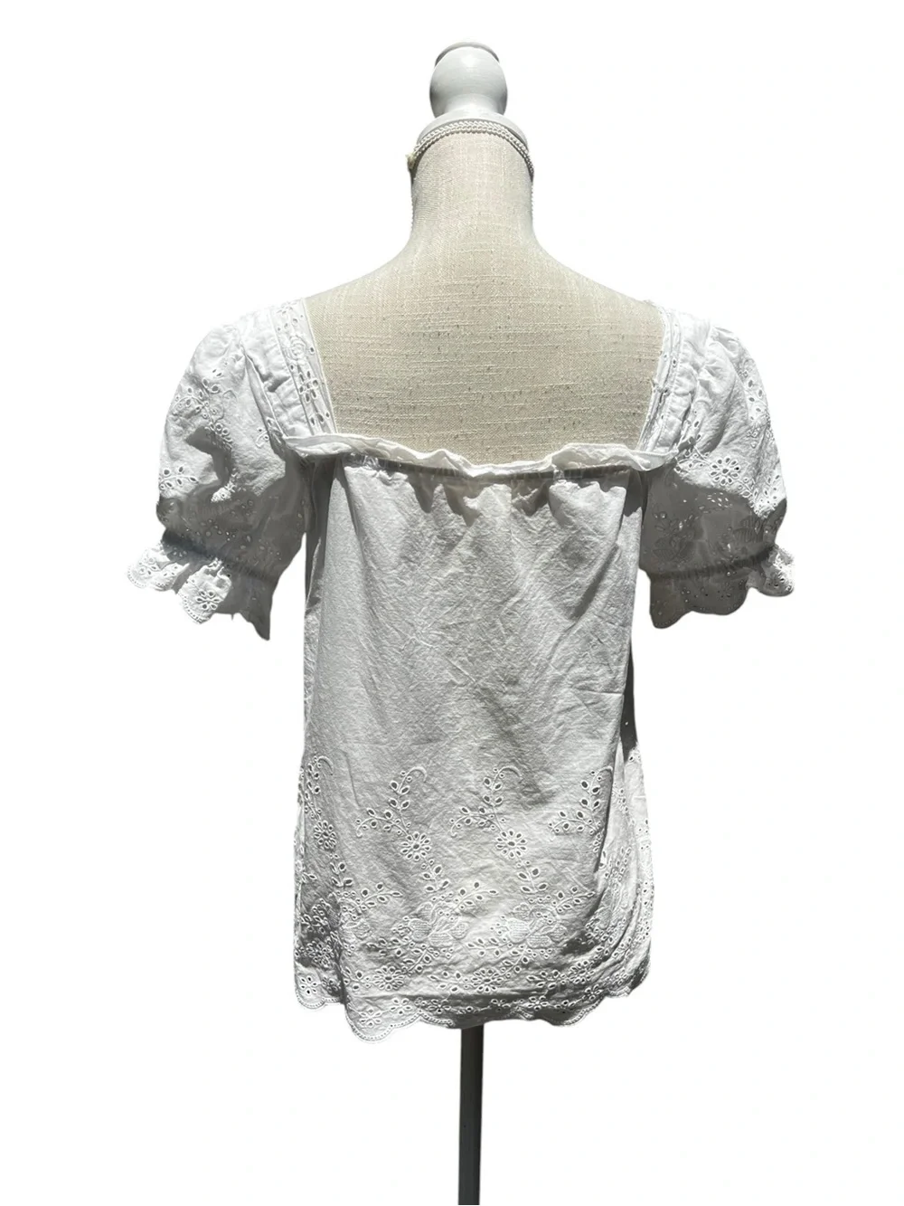 🌻Anthropologie White Eyelet Top Puff Sleeve Button Front Scalloped Hem XS